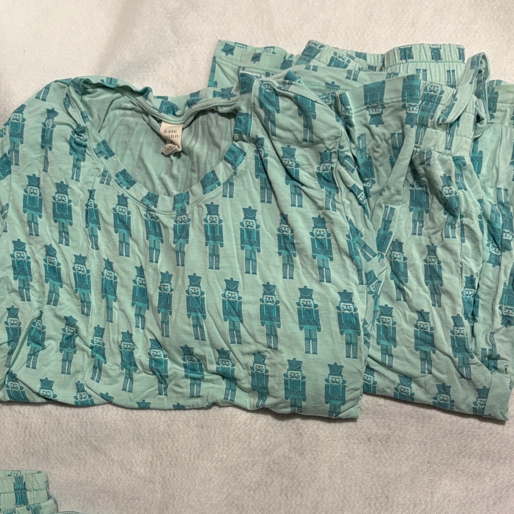 Kate Quinn nutcracker Print Pajama Set
